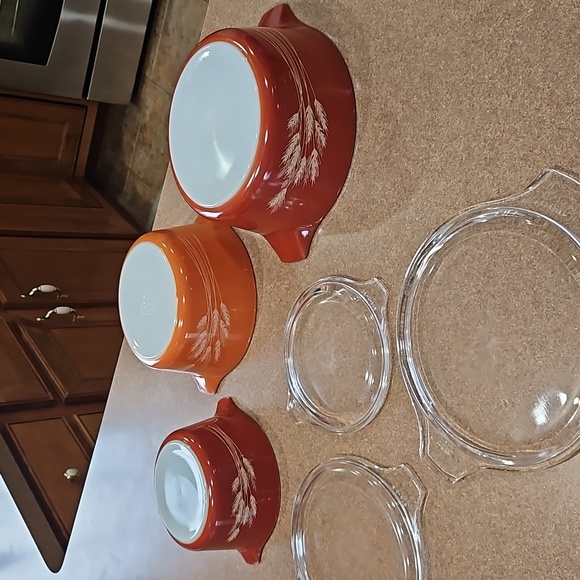 Vintage Pyrex Autumn Harvest Set of 3 Nesting Casserole Dishes with Lids!!! - Picture 15 of 16